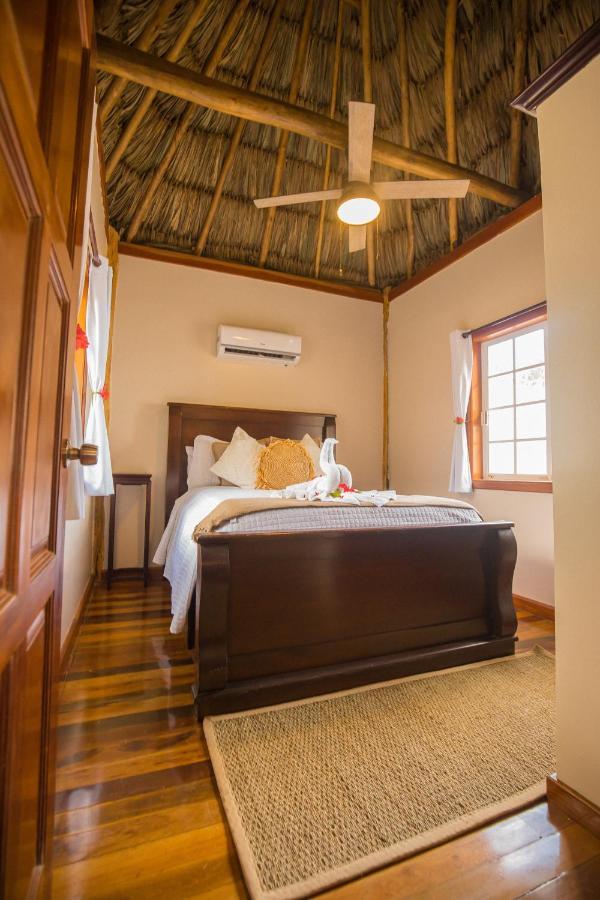 Hidden Jewel Boutique Hotel San Pedro  Bagian luar foto